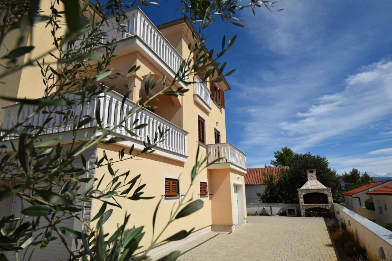 Apartment Baran Čižići Exteriör bild